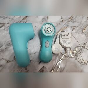 Clarisonic Turquoise Cleansing Device with Charger